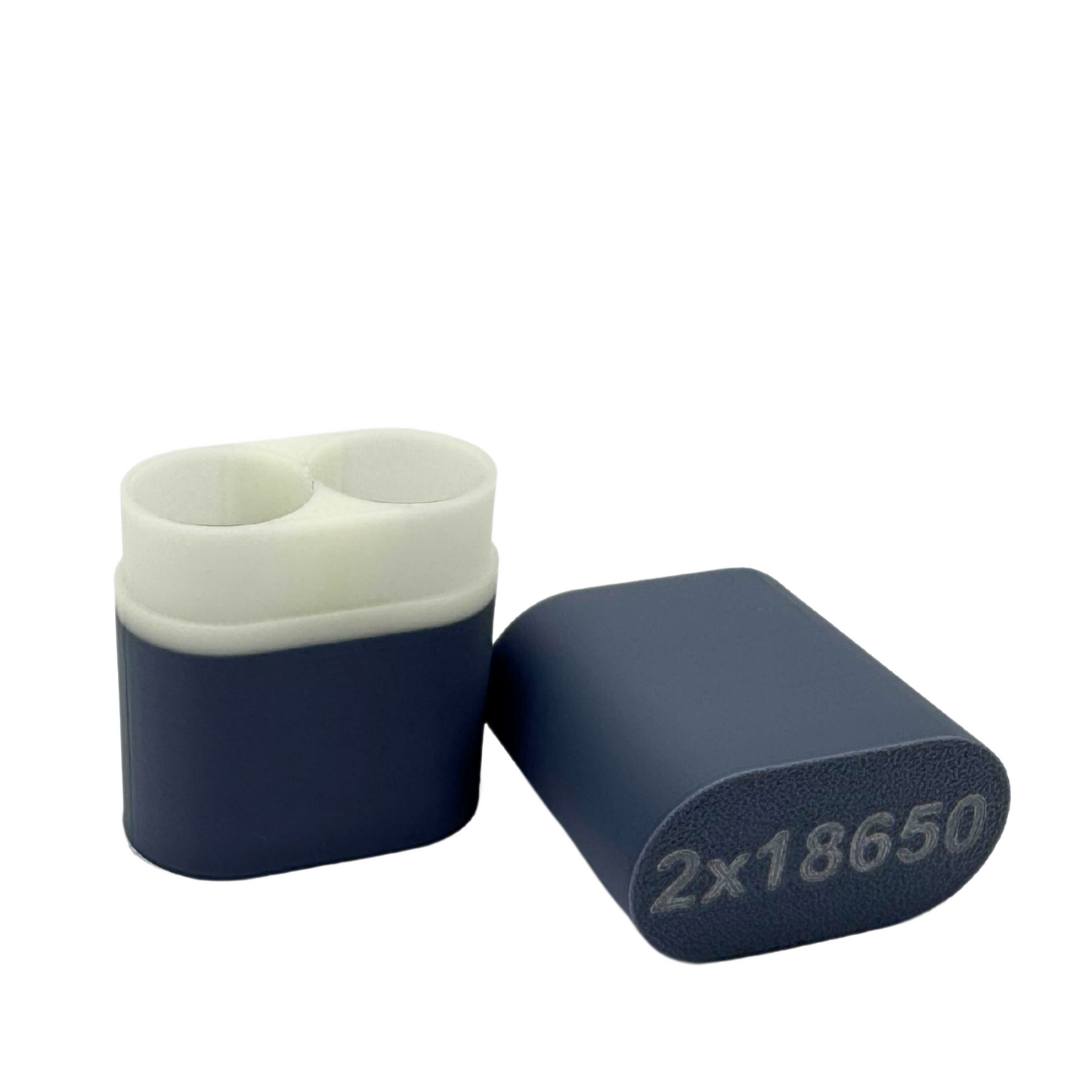 Individuelle 3D-Druck Akkubox für 2x 18650 Akkus dunkelgrau/weiß (nachleuchtend)